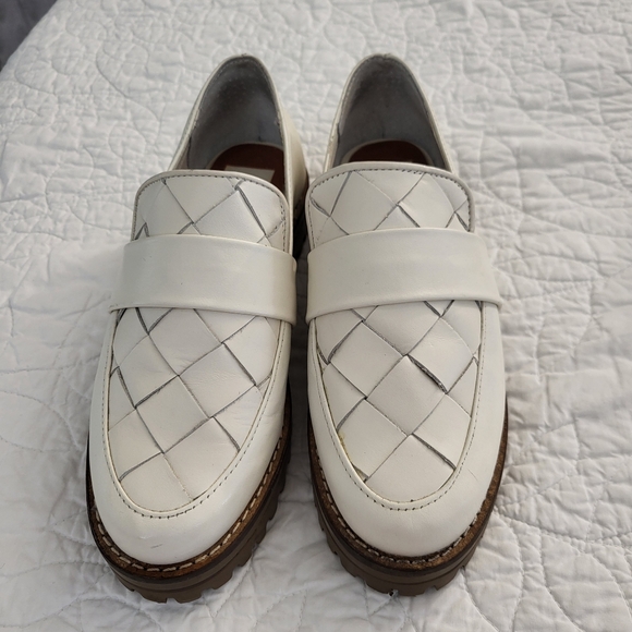 Dolce Vita Aubree Woven White Leather Flats - Picture 3 of 9